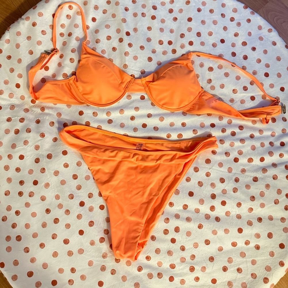 NWOT bathing suit set